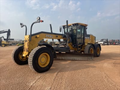 2016 John Deere 772G
