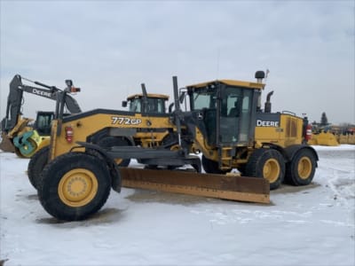 2014 John Deere 772GP