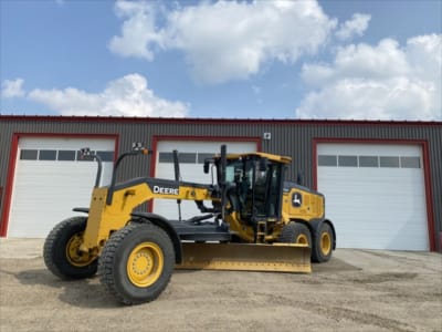 2023 John Deere 872GP