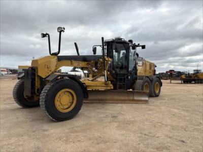 2019 Caterpillar 140M3