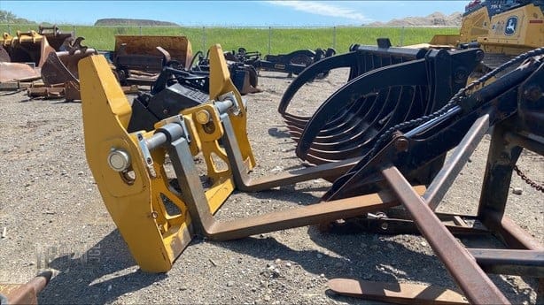 JOHN DEERE WORKSITE PRO. FOR SALE OR RENT.