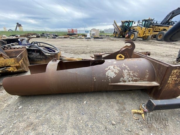 118" WHEEL LOADER SPOON. FOR SALE OR RENT.