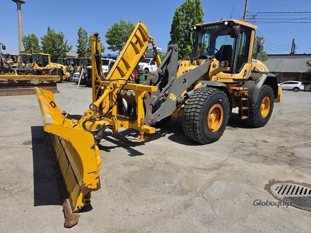 2012 VOLVO L90G