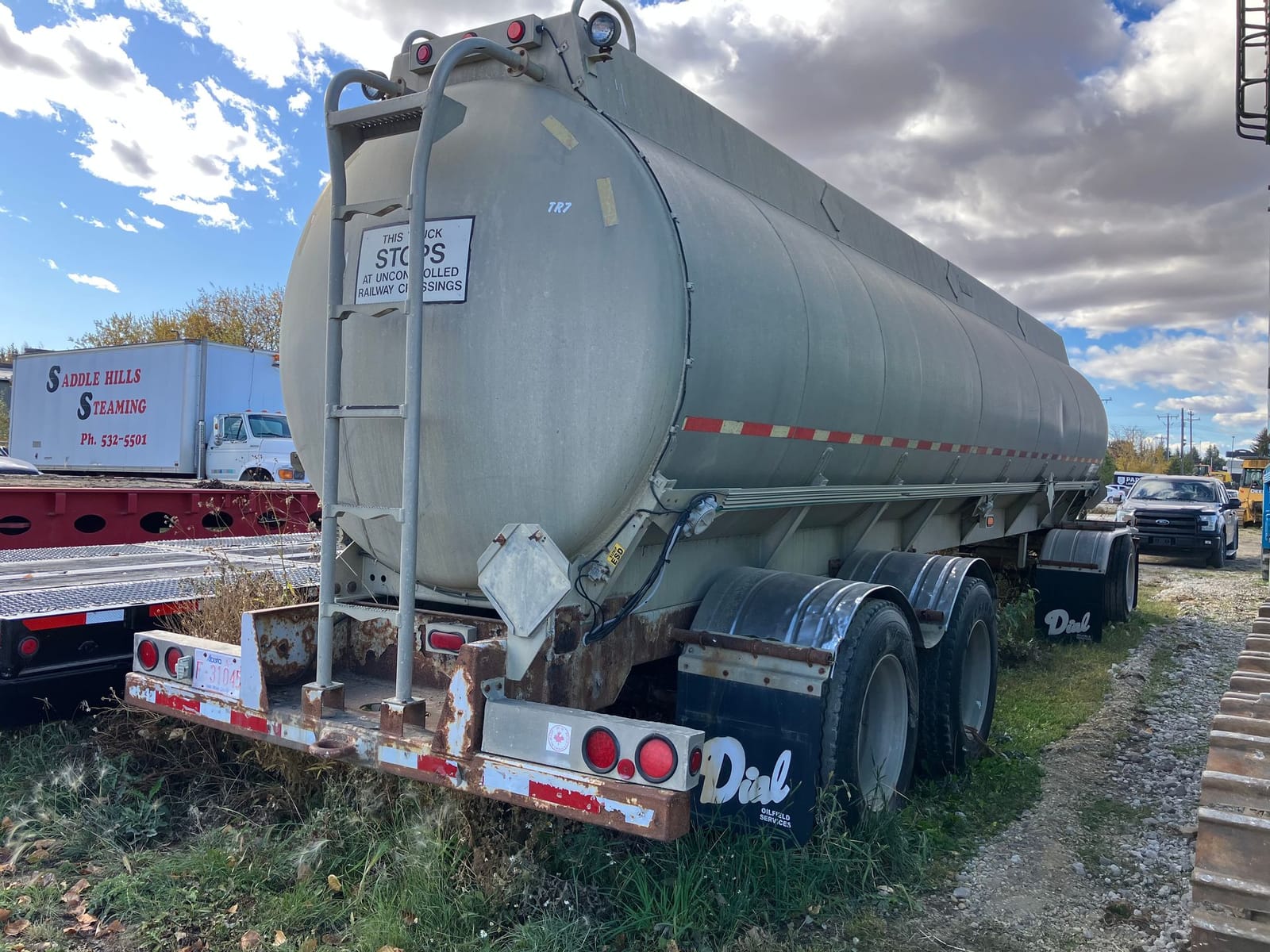 2001 Advance 27,276 L Tri Axle Sour Sealed Wagon