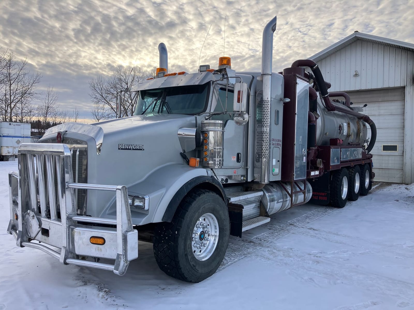 2015 Kenworth 8x6 Tri Drive Sleeper Combo Vacuum Truck