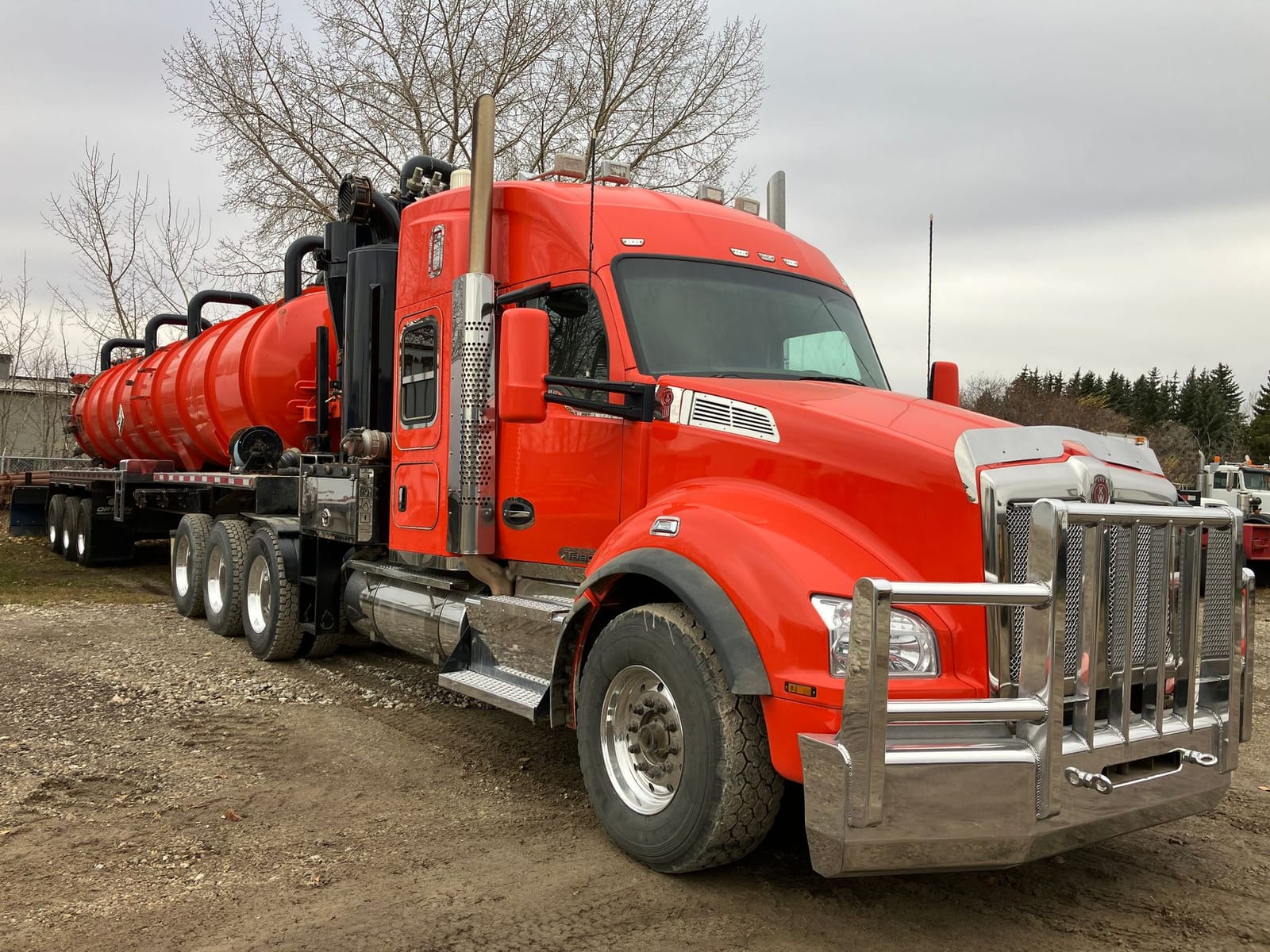 ** SOLD **       2015 Kenworth T880 8x6 Tri Drive Sleeper Vacuum Tanker Truck