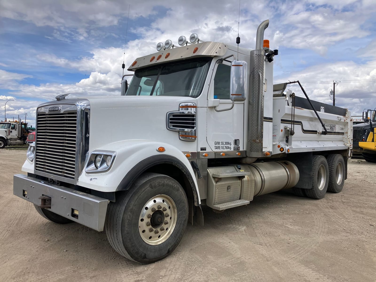 2016 Freightliner Coronado 122SD 6x4 Sleeper T/A Dump Truck