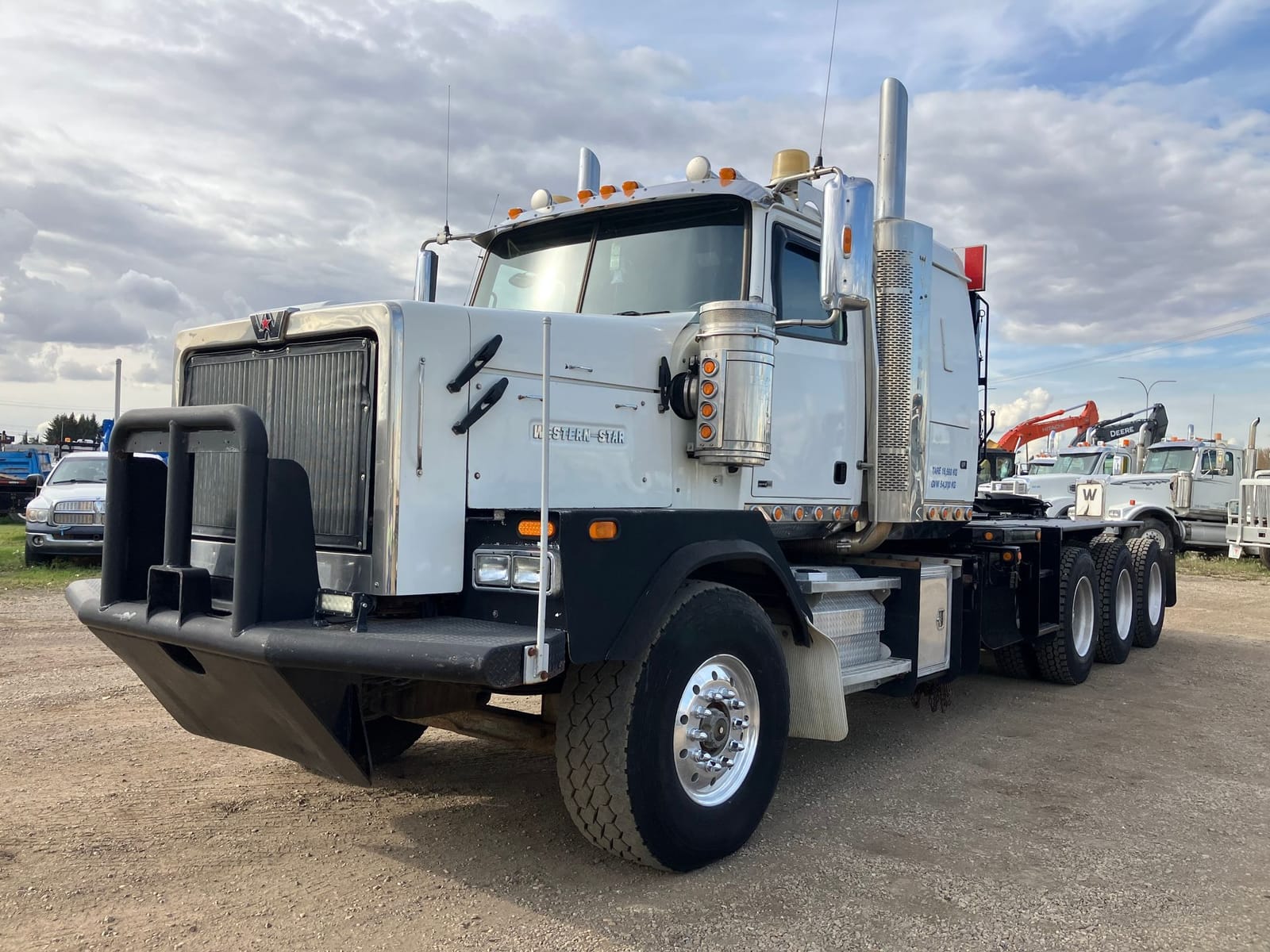 2011 Western Star 4900 S/A Tri Drive Sleeper Winch Tractor