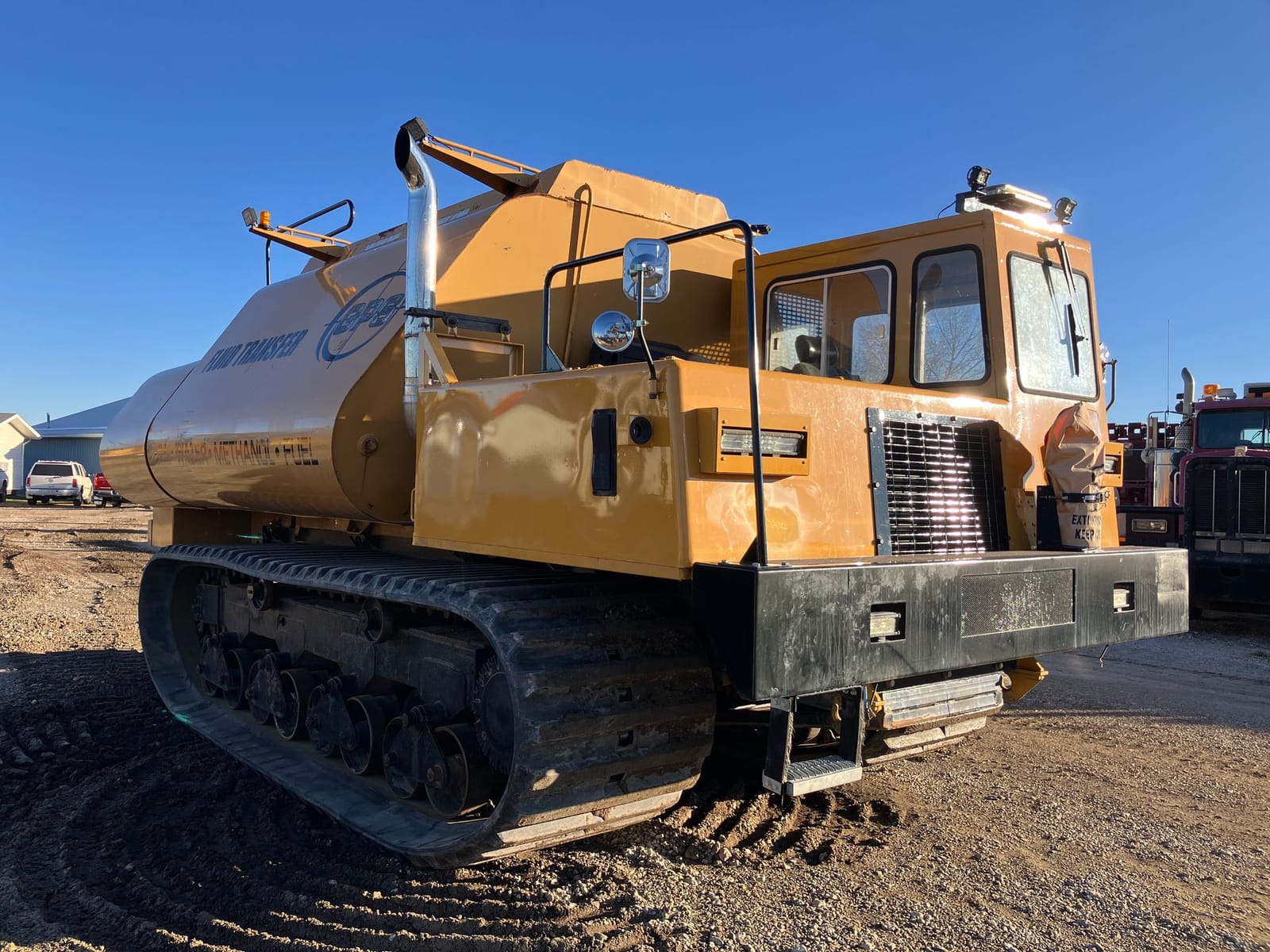 Marooka MST-2600 Crawler Carrier Tank Unit