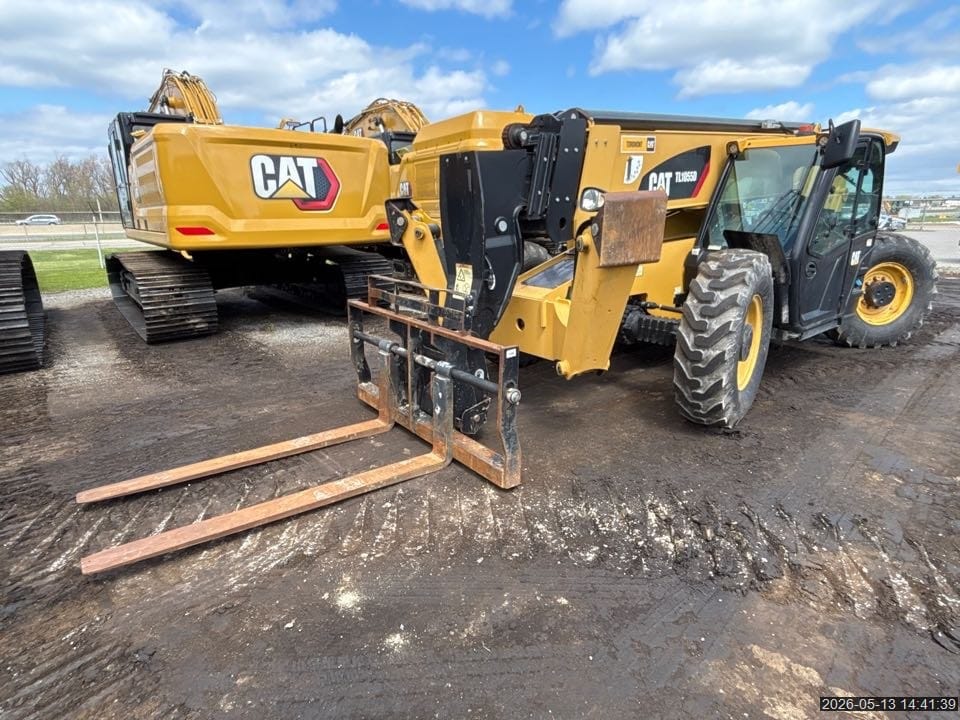 2019 CATERPILLAR TL1055D