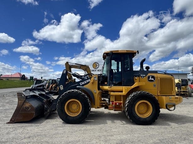 2021 DEERE 524 P-TIER