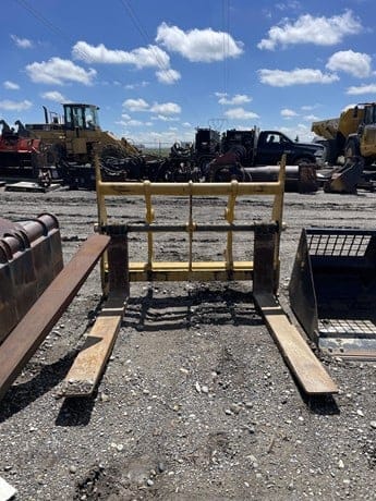 JOHN DEERE 60" WORKSITE PRO WHEEL LOADER FORKS