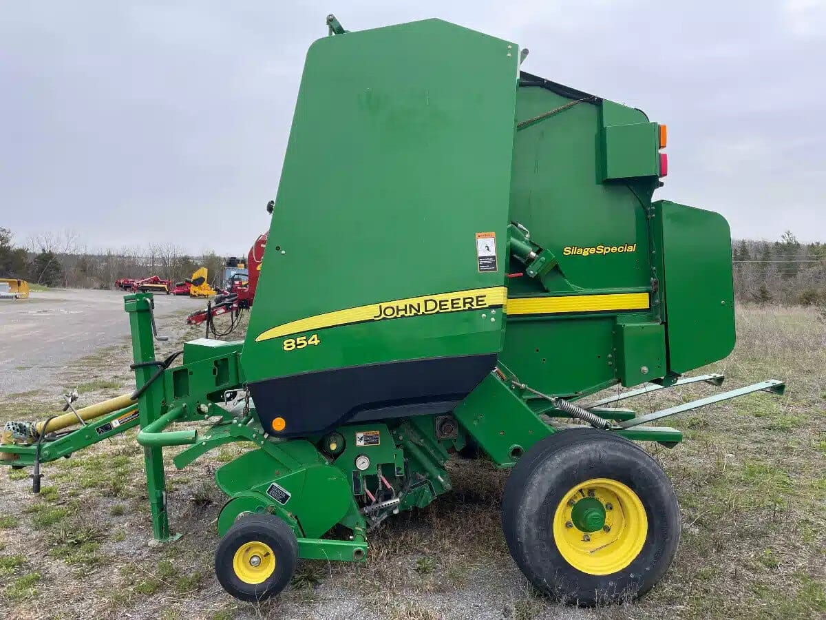 2011 John Deere 854SS