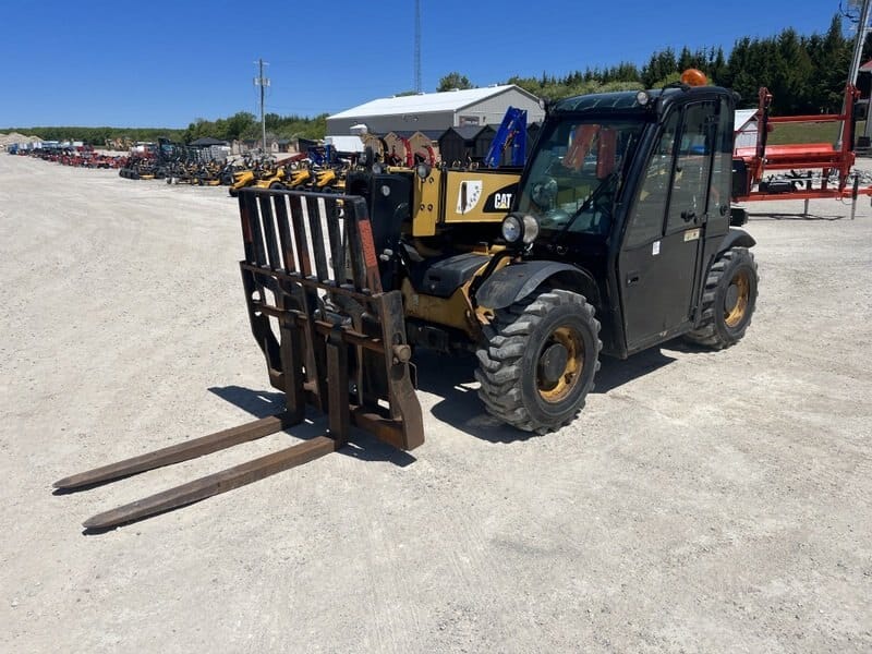 2016 Caterpillar TH255C Telehandler