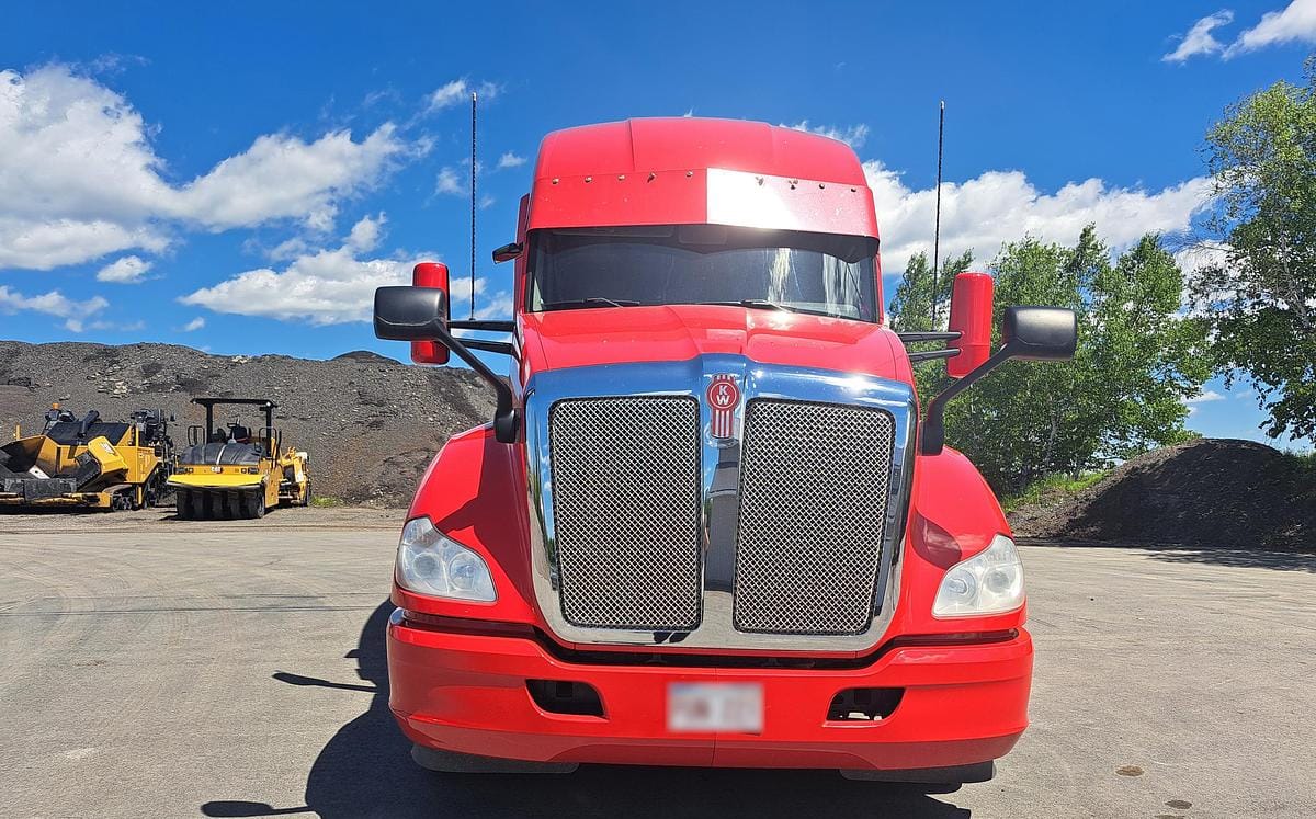 2016 Kenworth T680 Sleeper Truck Tractor