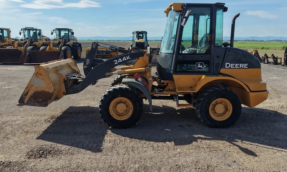 John Deere 244K