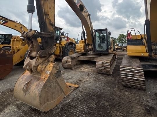 2017 CATERPILLAR 330FL