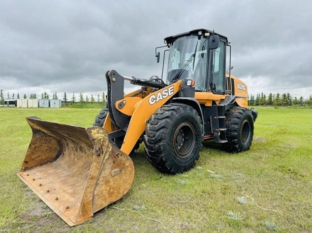 2022 CASE 621G