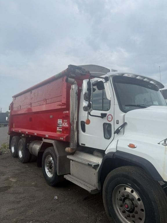 Freightliner 114SD 2022