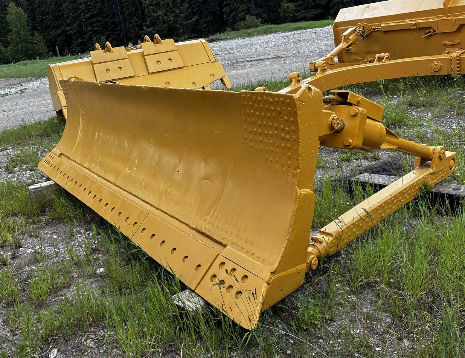 Caterpillar D8K Twin Tilt Angle Blade