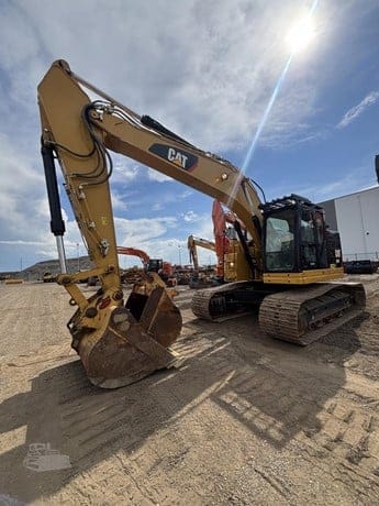 2019 CATERPILLAR 335FL