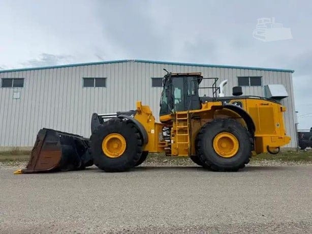 2023 DEERE 844 P-TIER