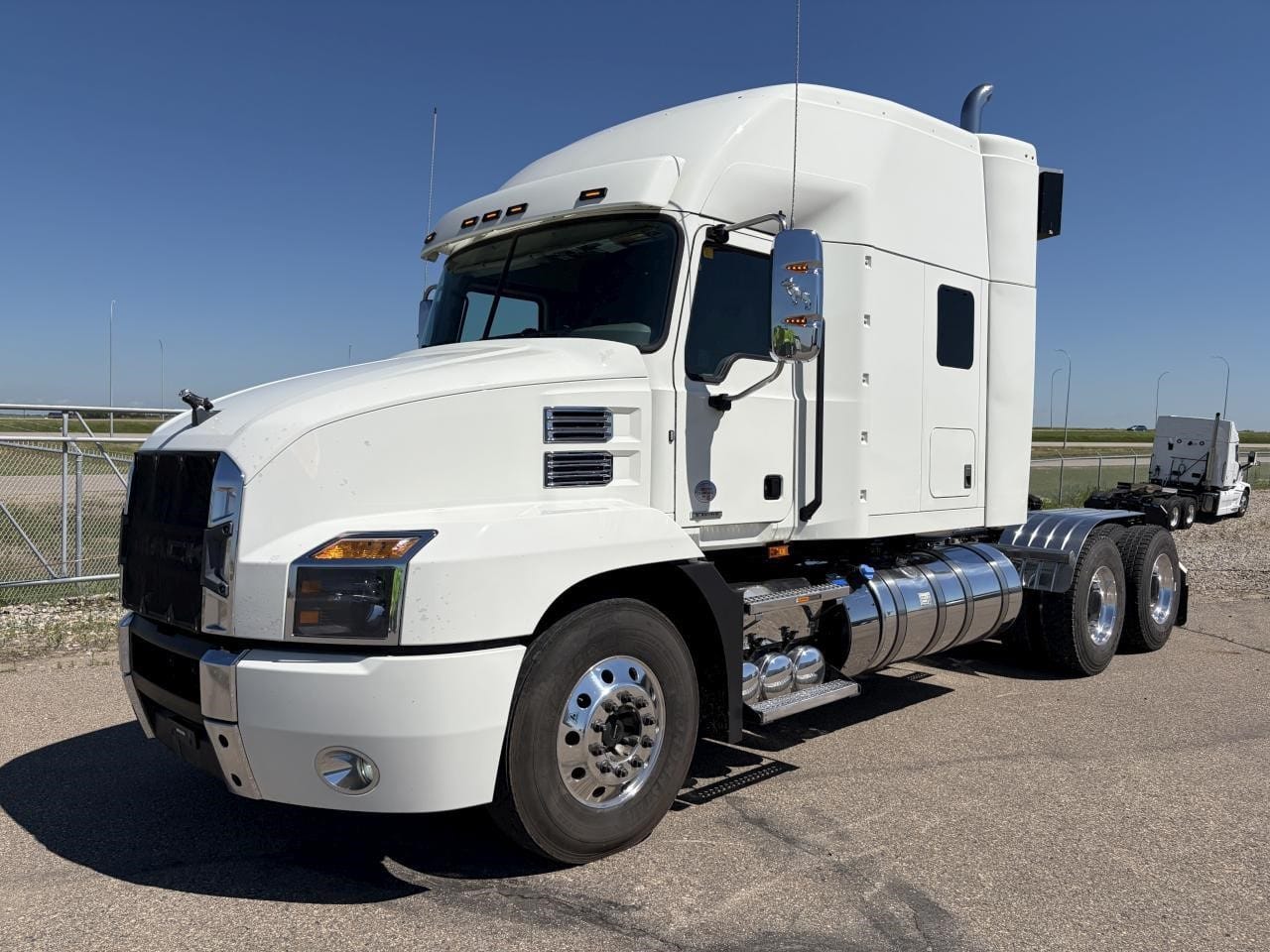 2022 MACK ANTHEM 64T