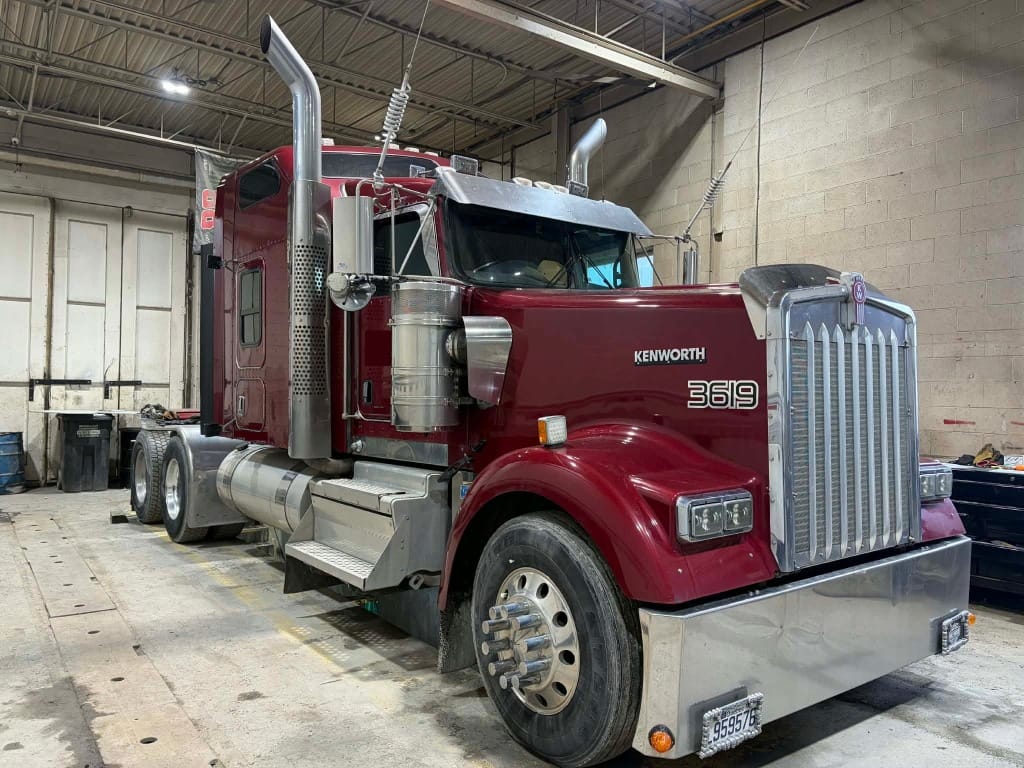 Kenworth W900B 2019