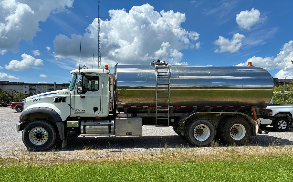 2008 Mack GU713 Water Truck