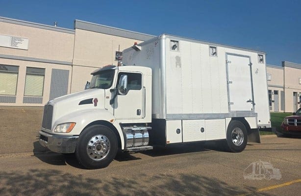2012 KENWORTH T370