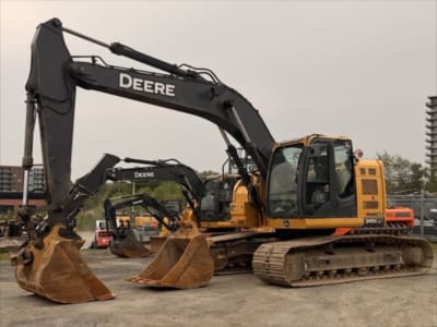 2018 John Deere 245G LC