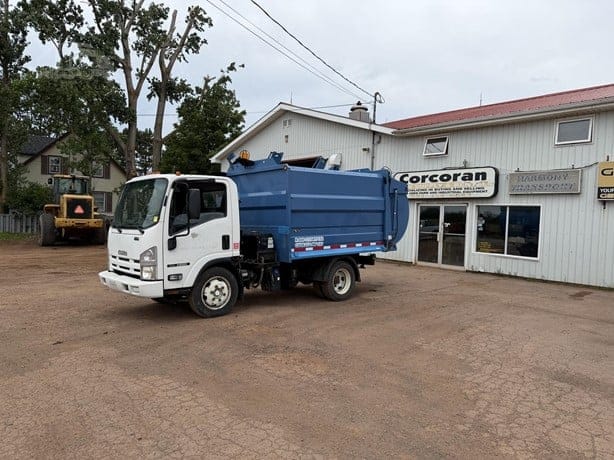 2014 ISUZU NQR