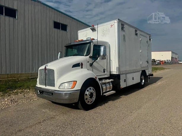 2012 KENWORTH T370