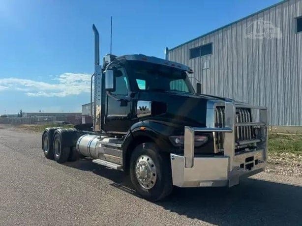 2025 WESTERN STAR 49X