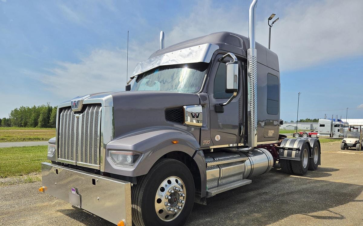2024 Western Star 49X Sleeper Truck Tractor