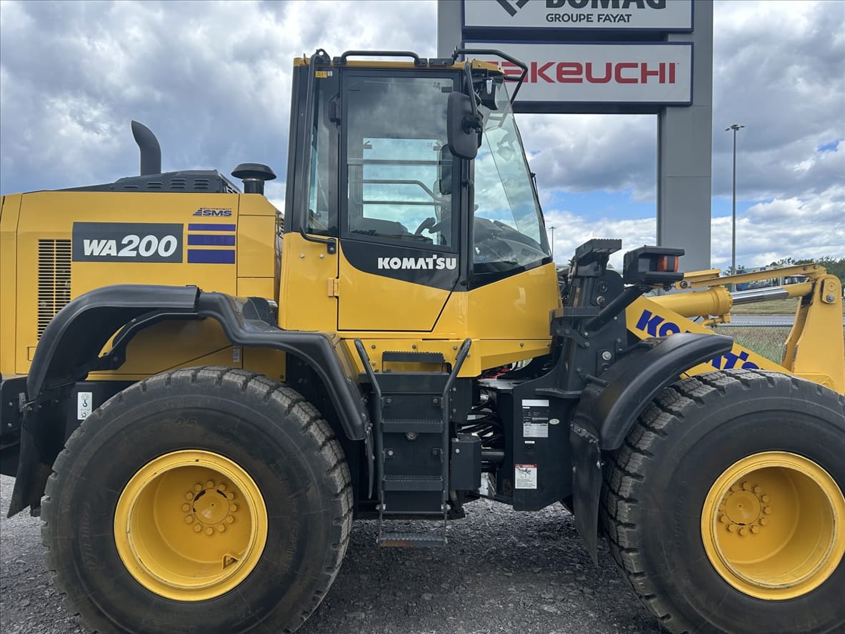 Komatsu WA200-8 2023