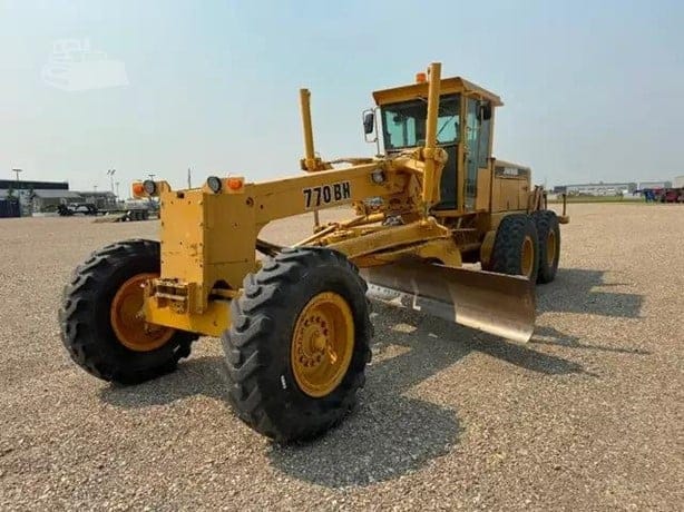 1986 DEERE 770BH
