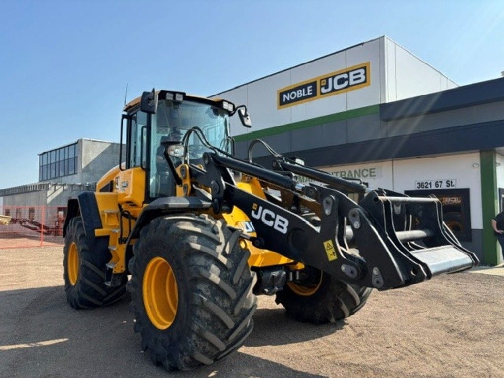 2025 JCB 427