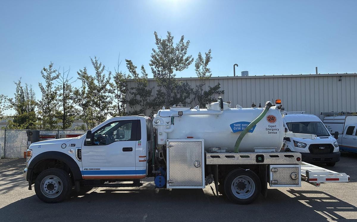 2022 Ford F550 Septic Truck