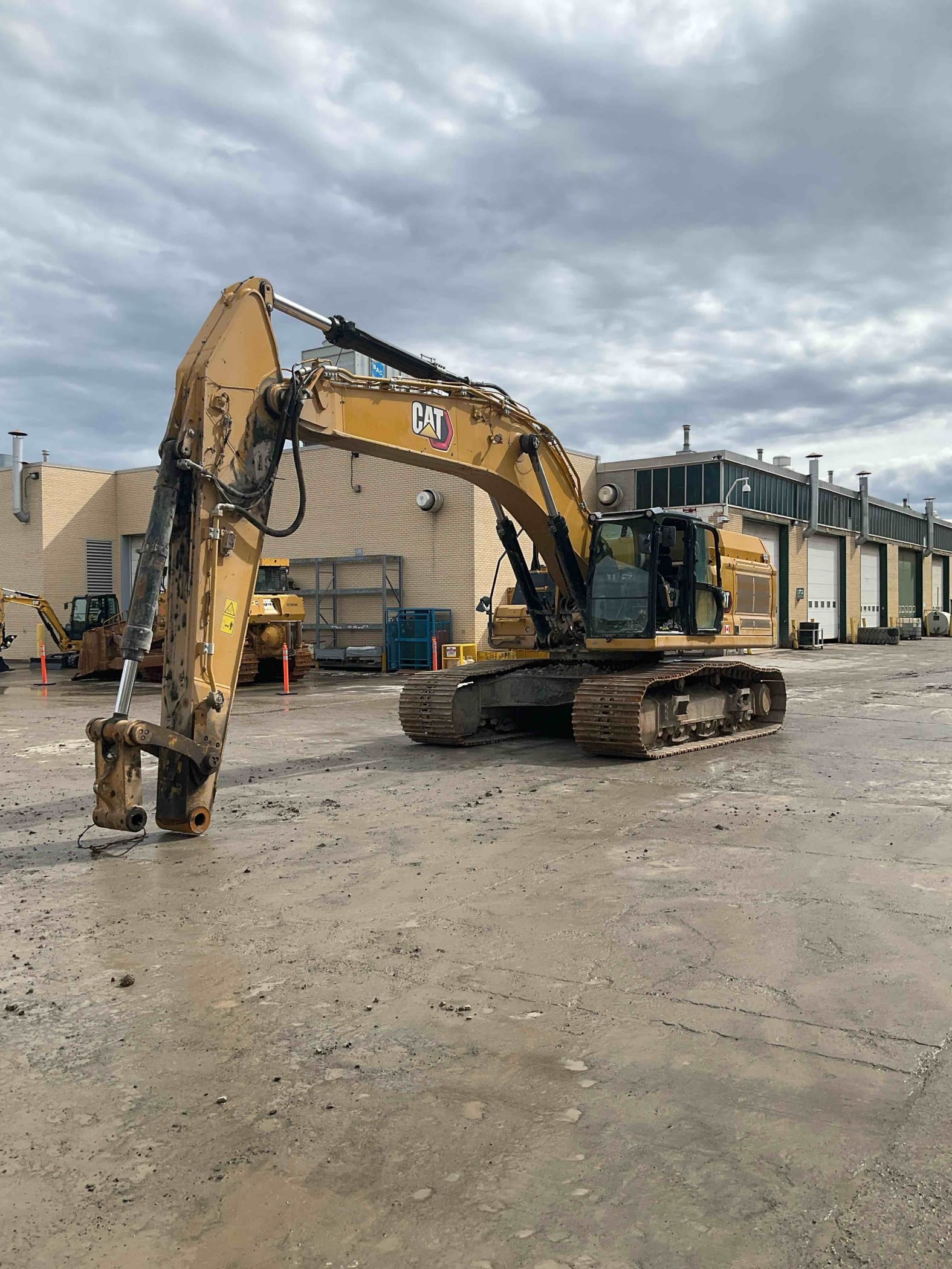 2021 CATERPILLAR 34907