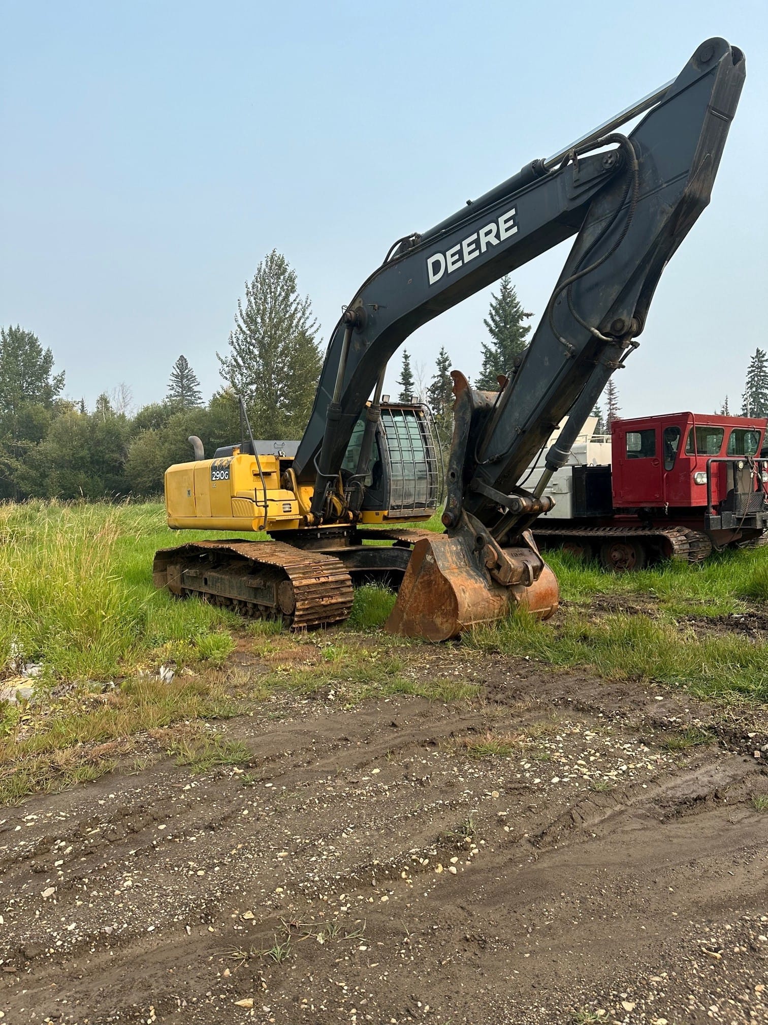 2012 DEERE 												290G LC