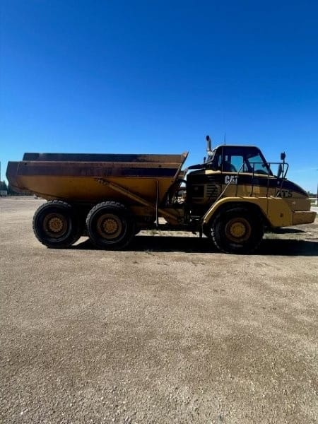 2004 CAT 												725