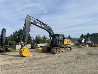 2020 John Deere 300G LC