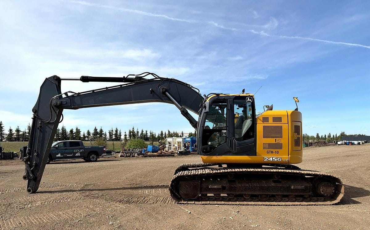 2015 John Deere 245G LC Excavator