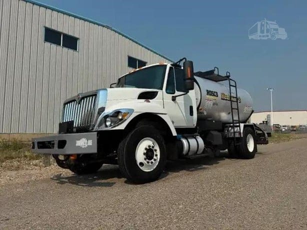 2017 INTERNATIONAL WORKSTAR 7300