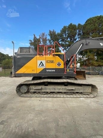 2023 VOLVO EC250EL