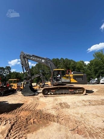 2024 VOLVO EC400FL5