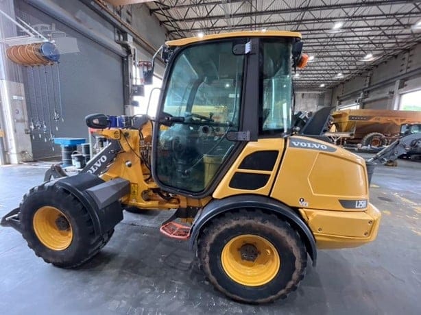 2022 VOLVO L25H