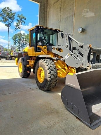 2023 VOLVO L70H