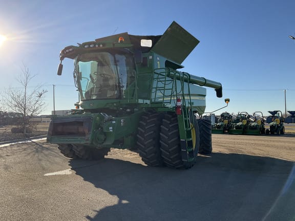 2017 John Deere S680
                                price reduced